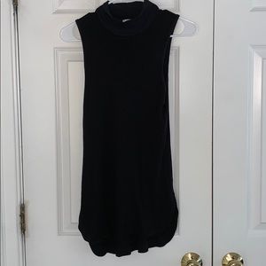 Black tank top crew neck